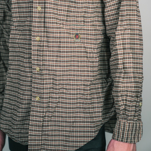 VINTAGE TOMMY HILFIGER PLAID BUTTON DOWN - Picture 3 of 3